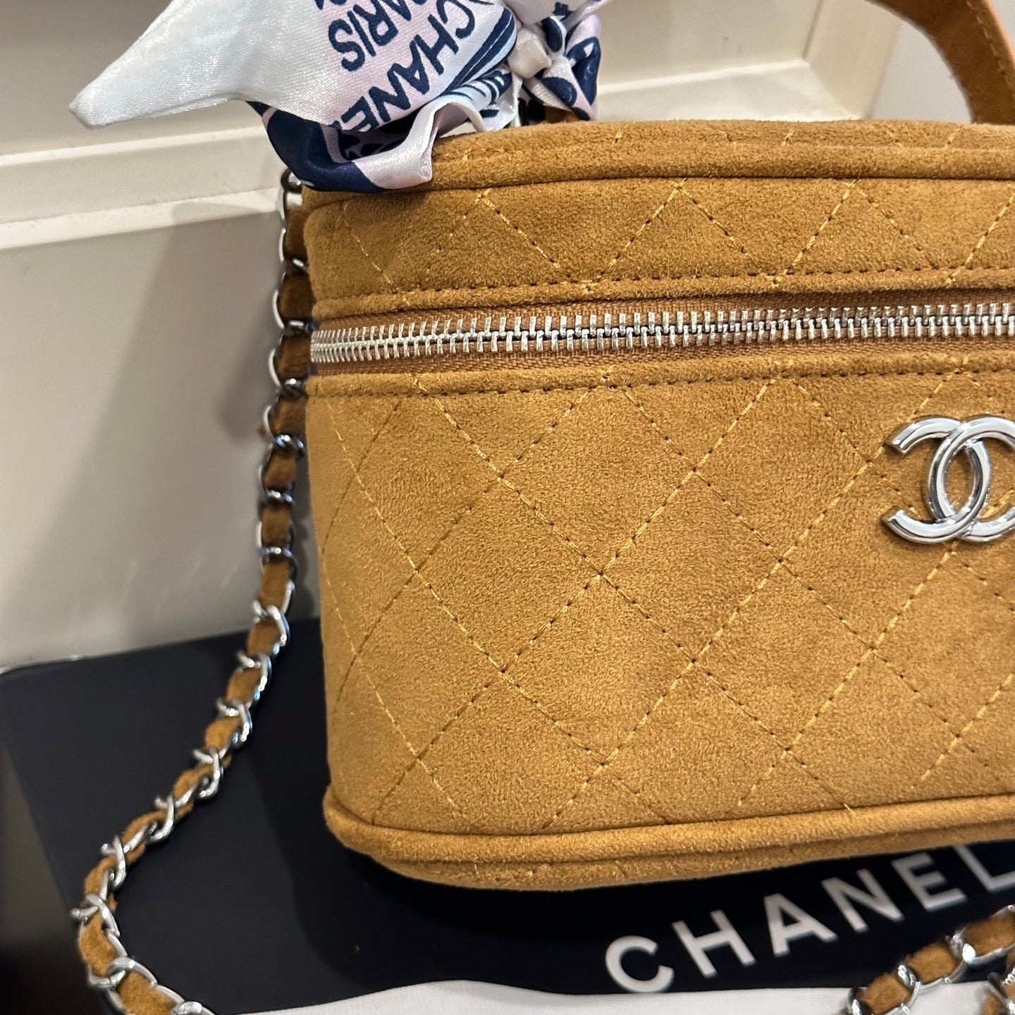 Cc suede premium chain bag