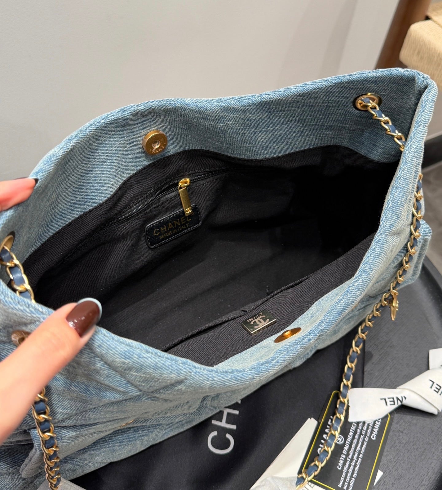 Cc 25k hobo chain tote bag