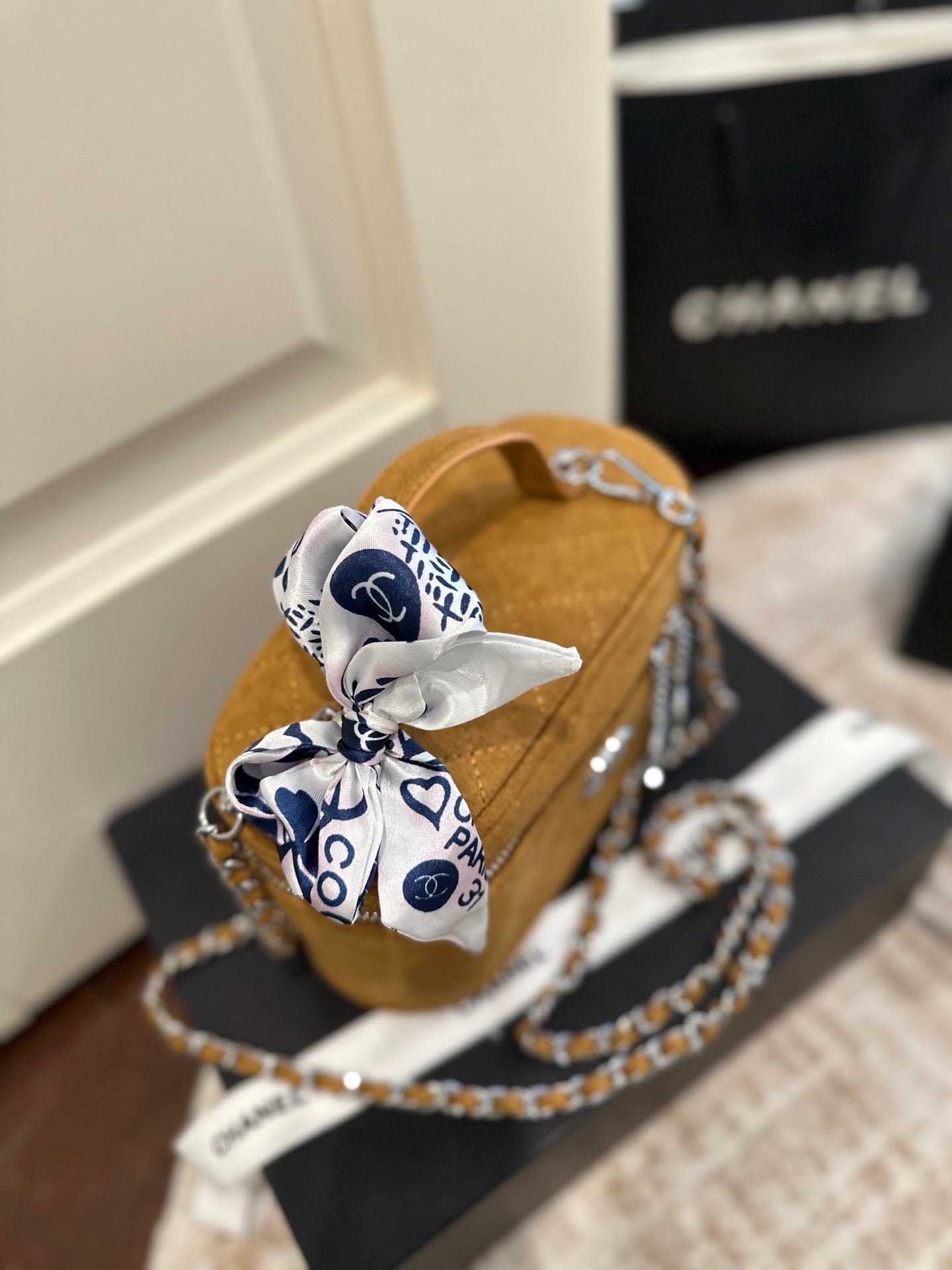 Cc suede premium chain bag