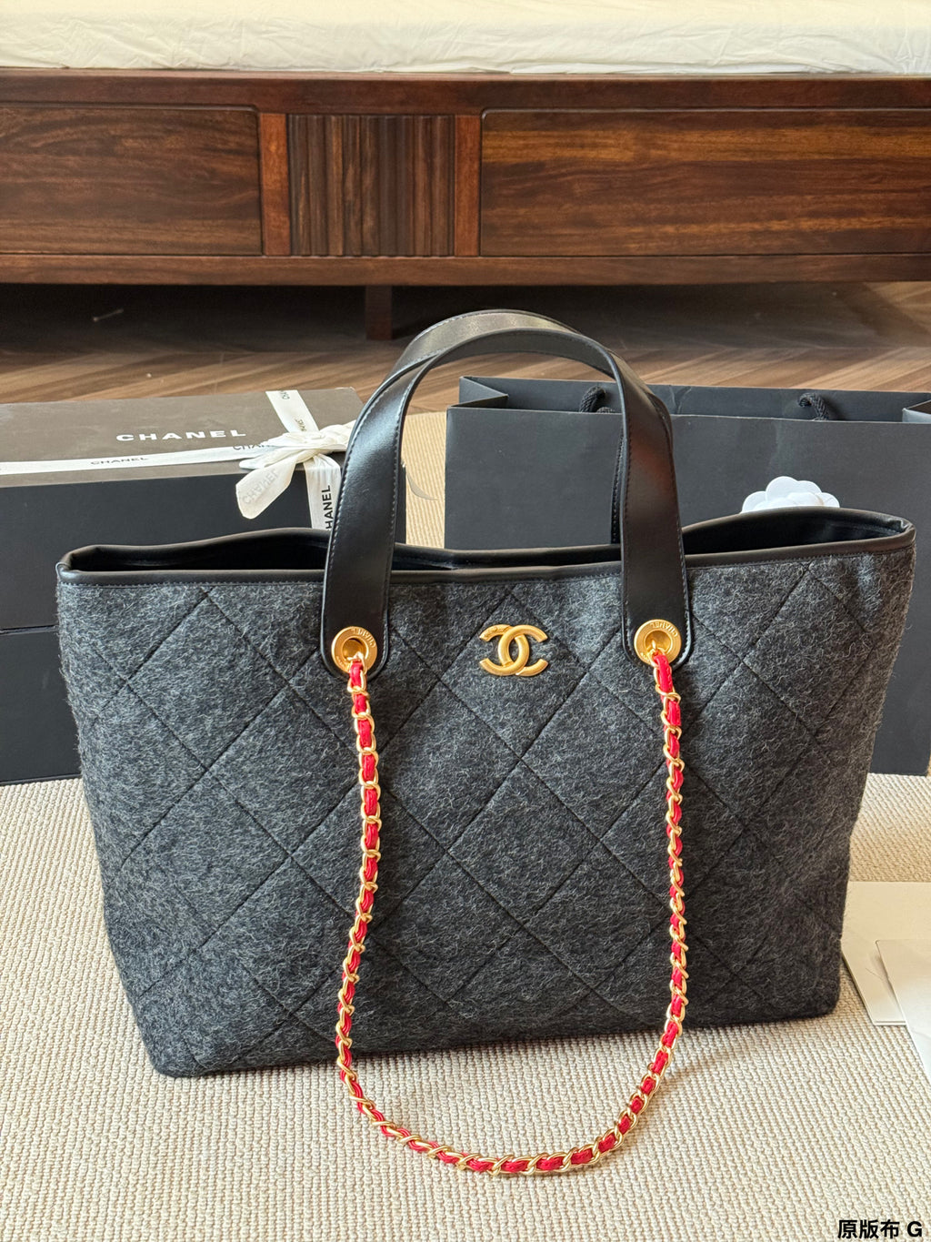 Cc 25K Grey Felt Tote Bag