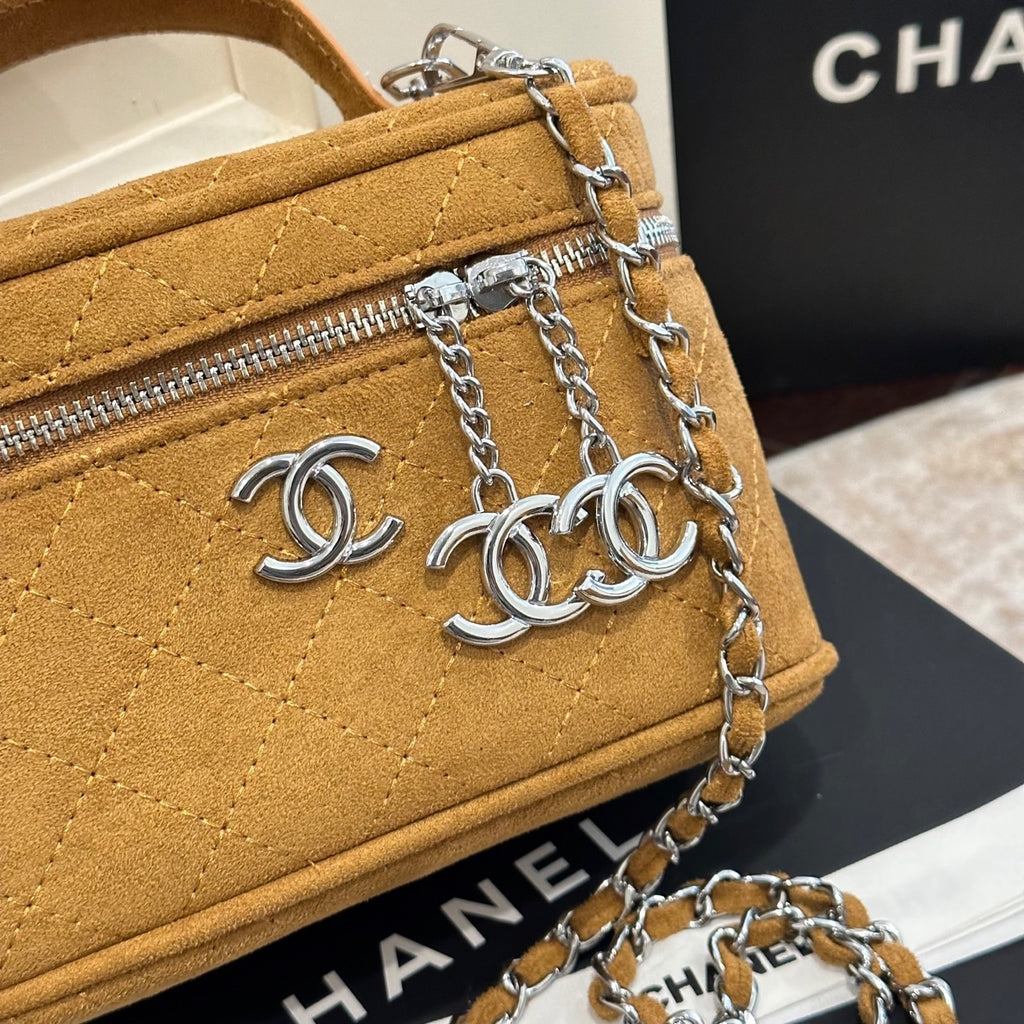 Cc suede premium chain bag