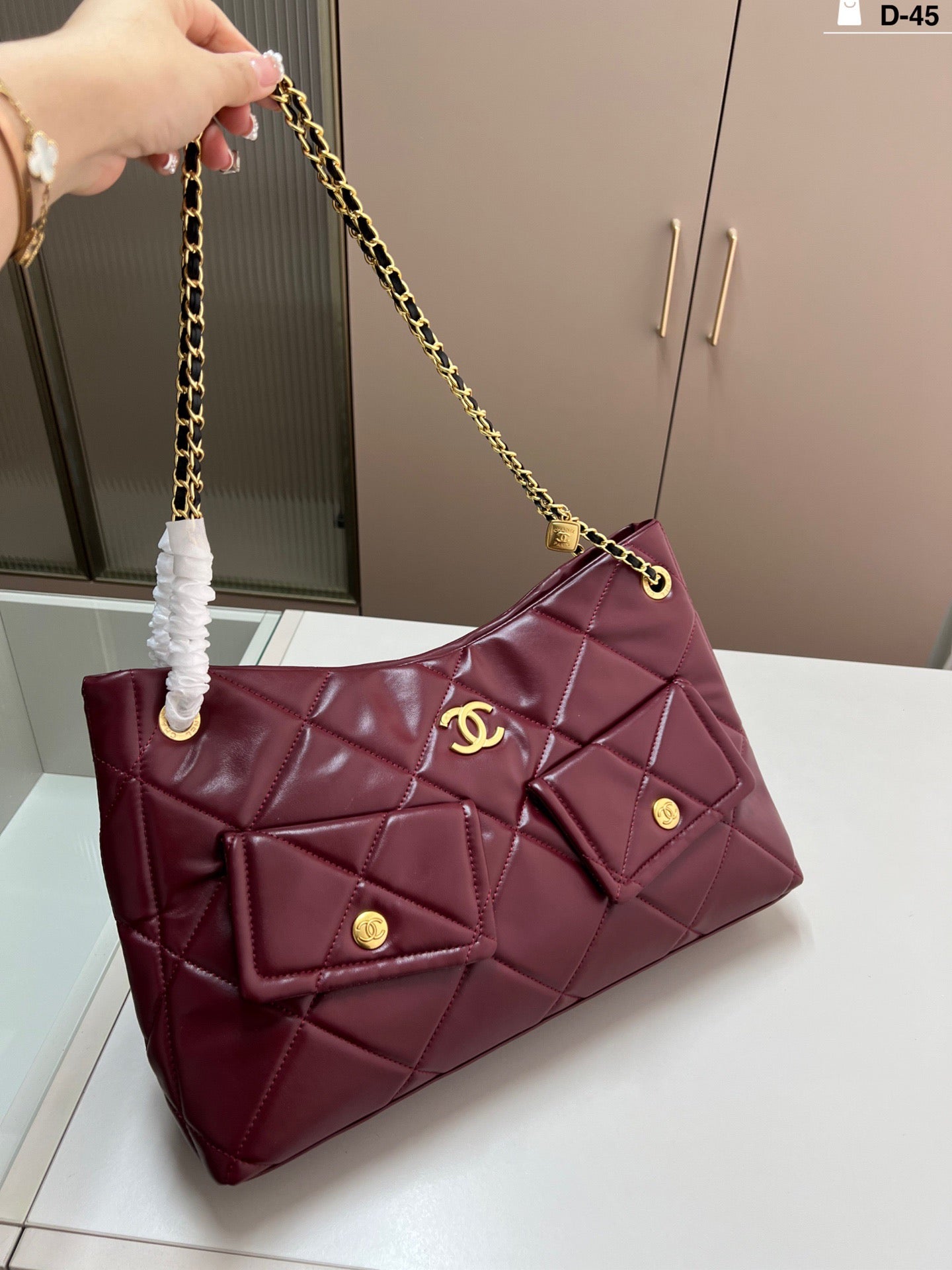 Cc 25k hobo chain tote bag