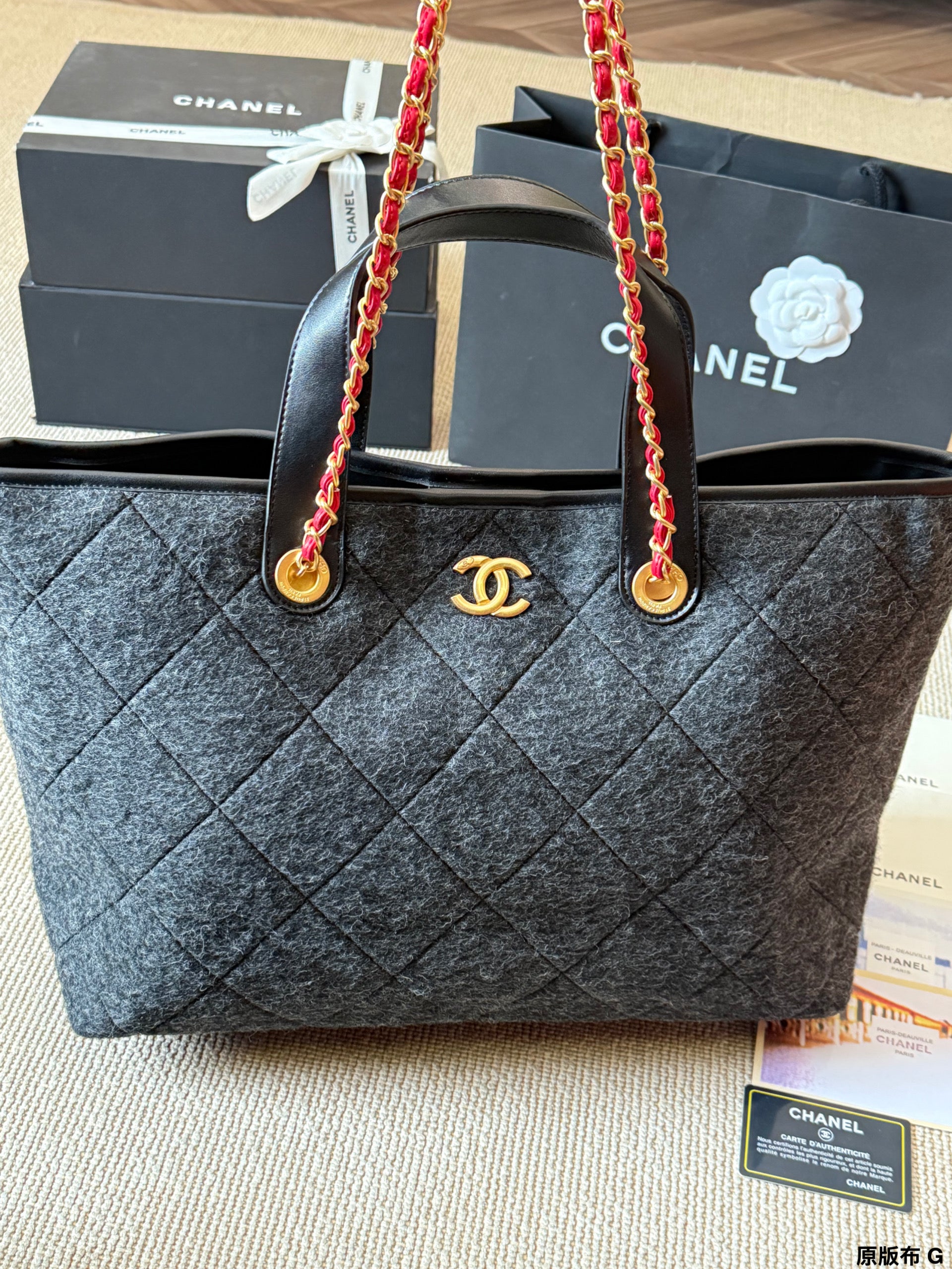 Cc 25K Grey Felt Tote Bag