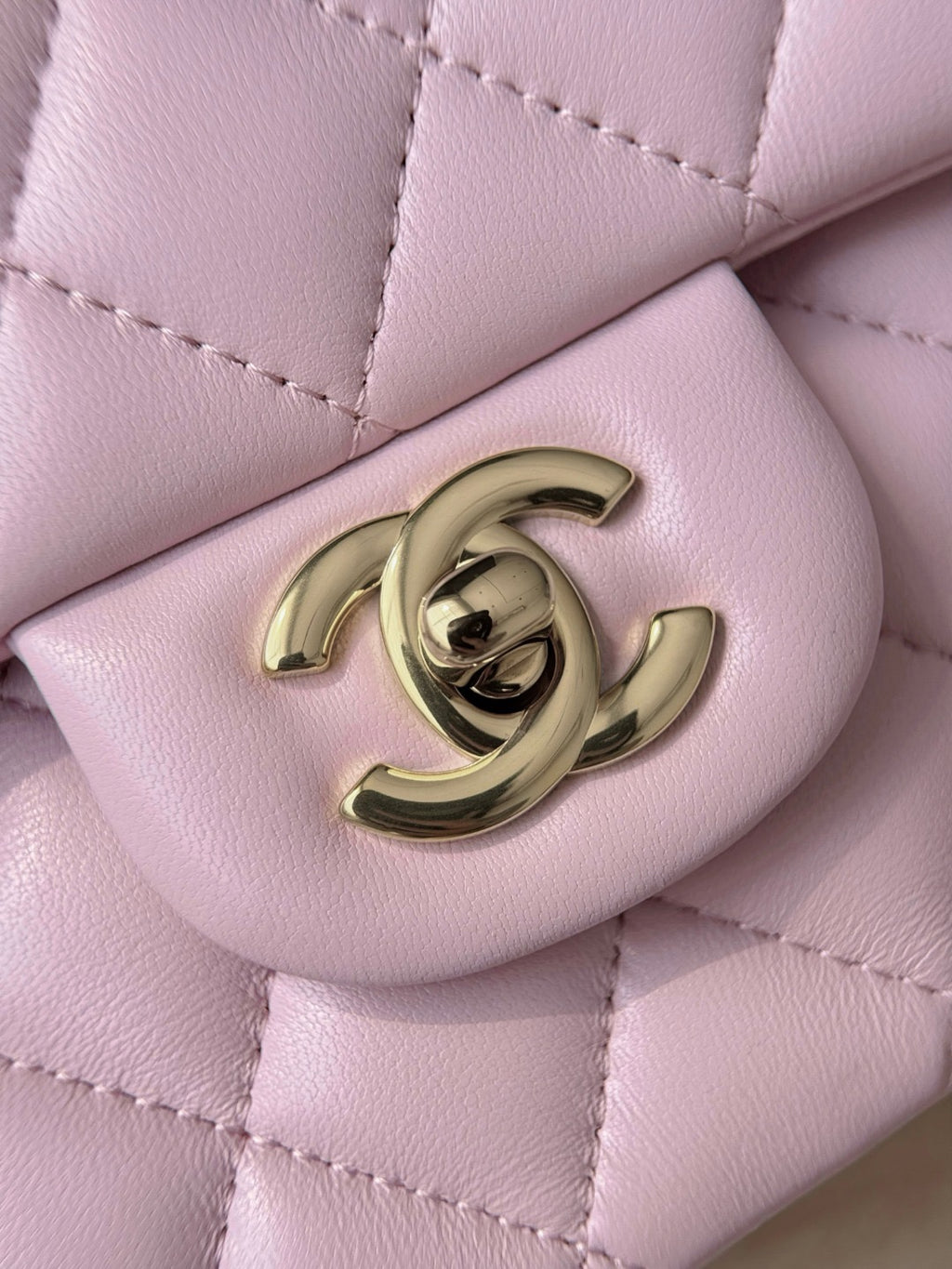 Cc classic flap bag lovers pink