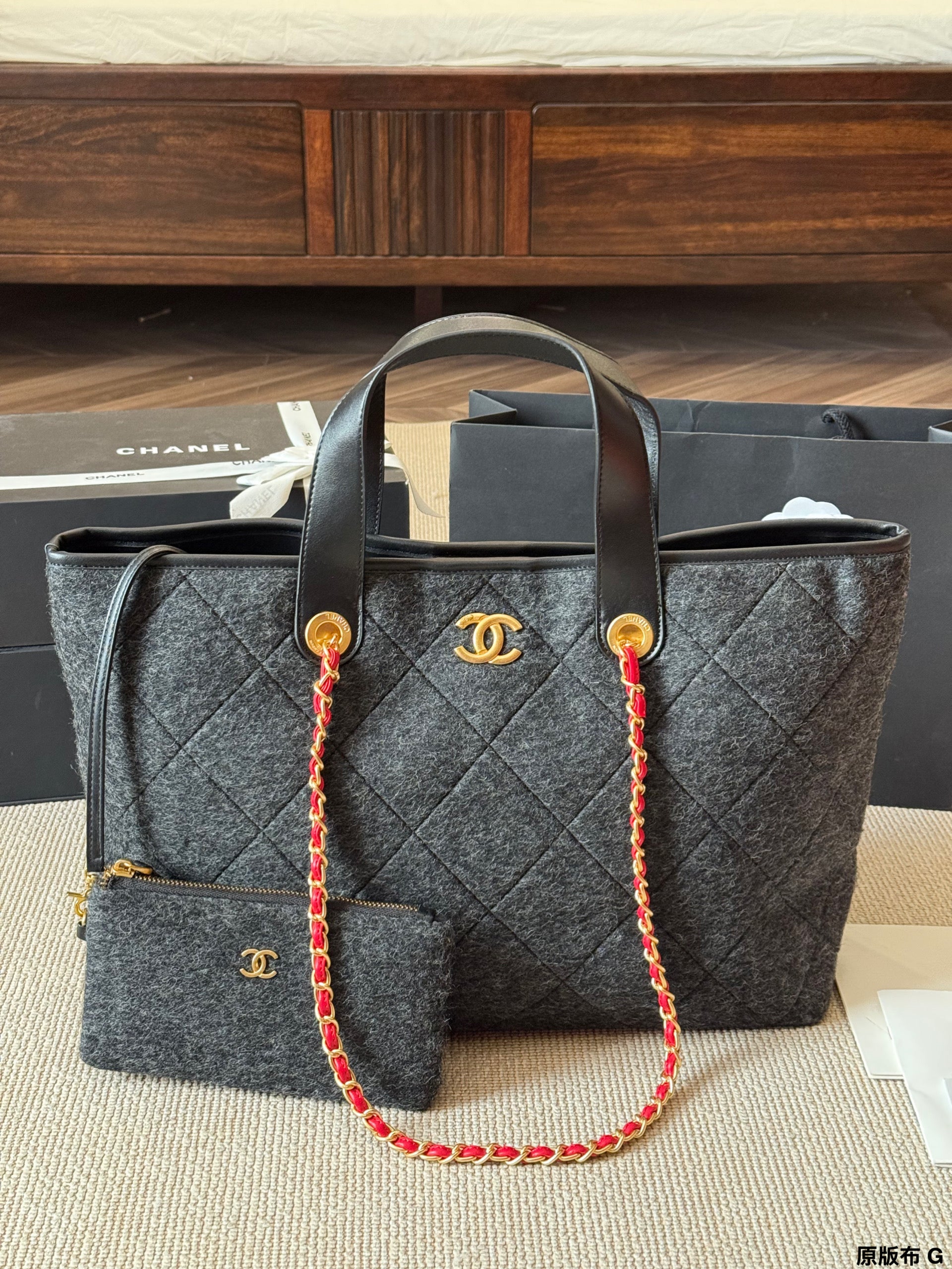 Cc 25K Grey Felt Tote Bag